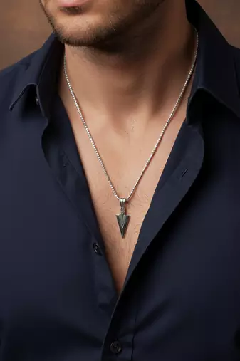  men's arrow shaped silver plated pendant with chain 