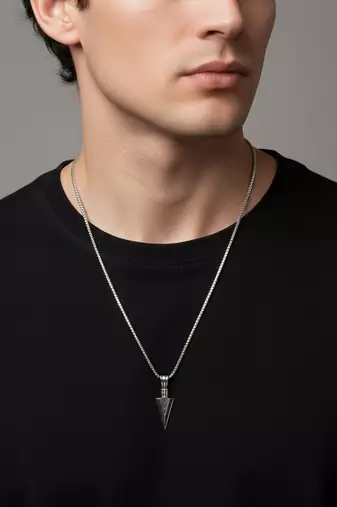  men's arrow shaped silver plated pendant with chain 