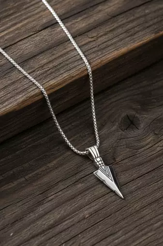  men's arrow shaped silver plated pendant with chain 