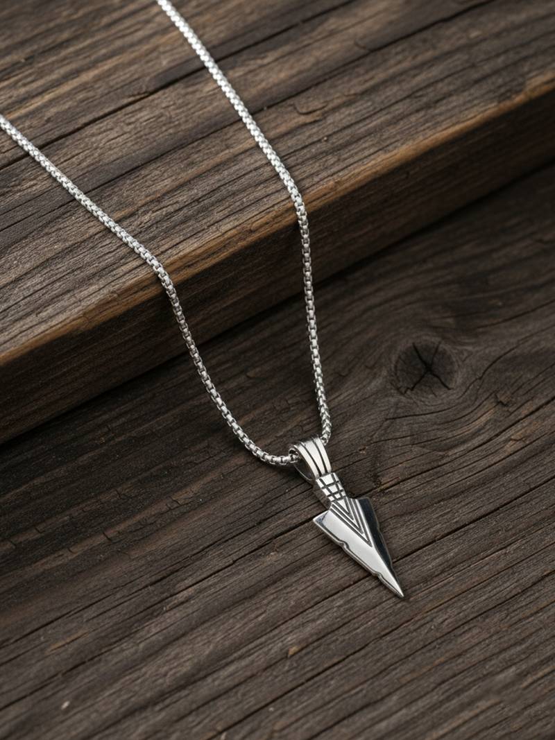  men's arrow shaped silver plated pendant with chain 