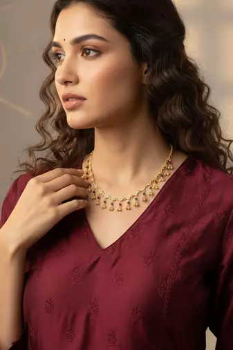  women gold plated multicolour minimal chain