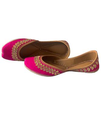 rani pink leather juttis with floral embroidered design 3