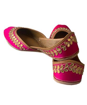 rani pink leather juttis with floral embroidered design 4