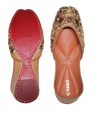 Gold embroidered leather juttis 2