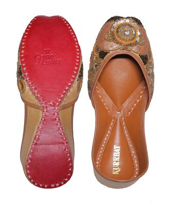 Multicolor embroidered leather juttis 3
