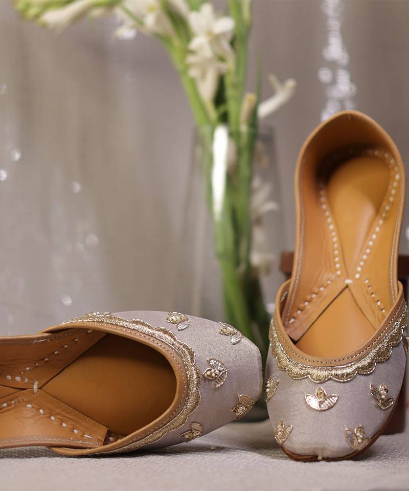 Silver grey embroidered leather juttis