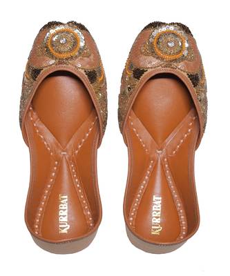 Multicolor embroidered leather juttis 4