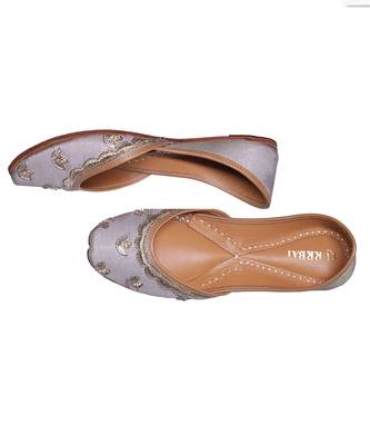 Silver grey embroidered leather juttis 3