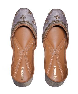 Silver grey embroidered leather juttis 4
