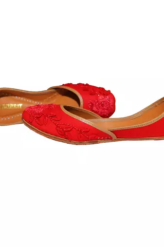 red ethnic leather juttis with floral embroidery work