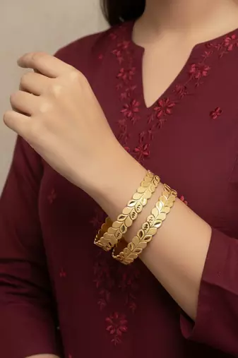  women set of 2 leaf design gold plated kada bangle