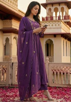 Purple chanderi silk sequin kurta pant set with embroidered organza dupatta 4