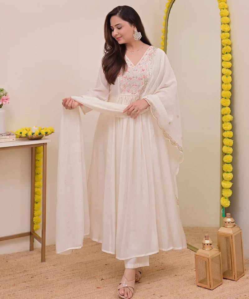 White chanderi silk sequin round neck kurta set with embroidered chanderi dupatta