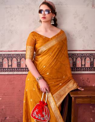  chinon self print saree with zari woven design 5