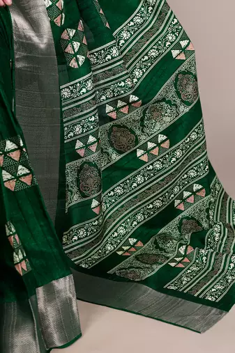  banarasi saree with silver zari work & blouse piece