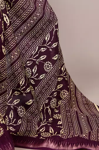 Slub silk saree with  floral print & silver zari