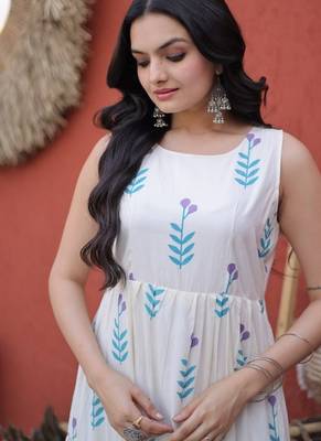 White digital printed cotton stitched kurti for women 3