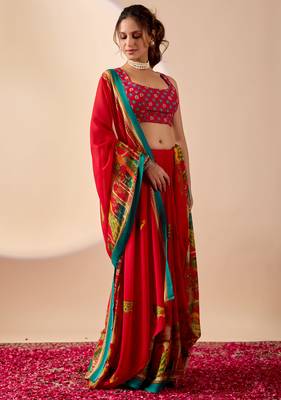 Red floral print georgette festive ethnic saree with blouse 3