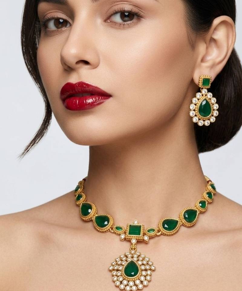 Elegant emerald green & gold-plated handcrafted indian bridal jewelry set - Necklace :: & earrings