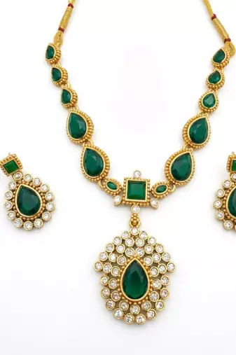 Elegant emerald green & gold-plated handcrafted indian bridal jewelry set - Necklace :: & earrings