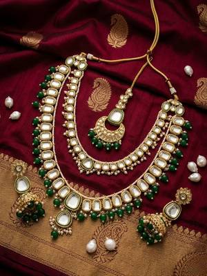 Grand kundan & emerald green bead Necklace :: set with jhumka earrings & maang tikka 1