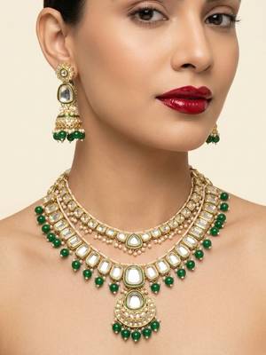 Grand kundan & emerald green bead Necklace :: set with jhumka earrings & maang tikka 2