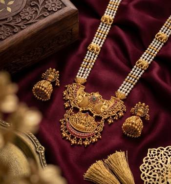 Antique temple jewelry gold-plated necklace set with lakshmi pendant & earrings traditional south indian bridal jewelry 2