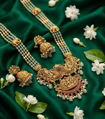 Antique temple jewelry gold-plated necklace set with lakshmi pendant & earrings traditional south indian bridal jewelry 2