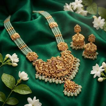 Antique gold-plated lakshmi temple Necklace :: set with green beads and jhumkas 4