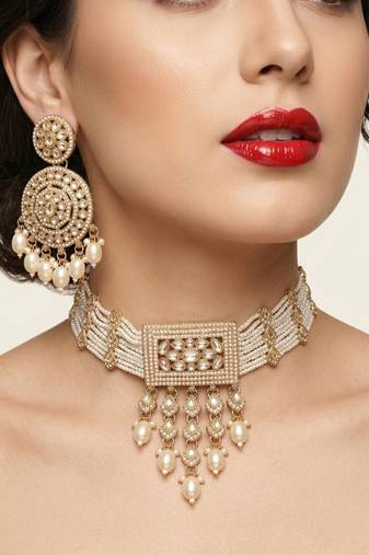 Traditional gold-plated pearl choker Necklace :: set with earrings & mangtika     elegant ethnic bridal jewellery