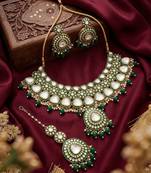 Handcrafted kundan choker Necklace :: set | gold plated | emerald green | wedding & festival jewelry