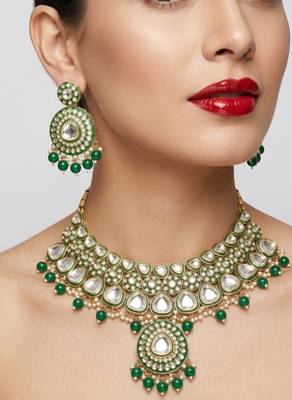Handcrafted kundan choker Necklace :: set | gold plated | emerald green | wedding & festival jewelry 2