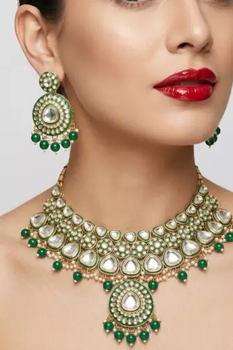 Handcrafted kundan choker Necklace :: set | gold plated | emerald green | wedding & festival jewelry