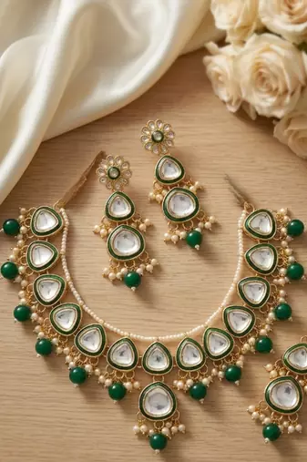 Undan gold-plated emerald green pearl choker Necklace :: set | indian ethnic bridal wedding jewellery | handcrafted