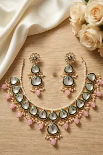 Undan gold-plated pink pearl choker Necklace :: set | indian ethnic bridal wedding jewellery | handcrafted