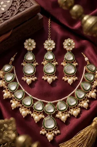 Undan gold-plated  pearl choker Necklace :: set | indian ethnic bridal wedding jewellery | handcrafted