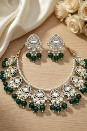 Exquisite kundan pearl Necklace :: set: gold-plated traditional jewelry for wedding