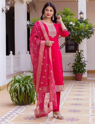 dark pink embroidered kurta set 5