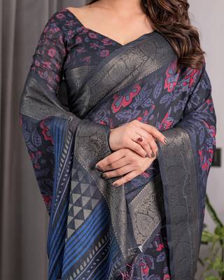 Pastel floral handloom linen weaved with golden zari saree with pallu tassels & blouse piece 5