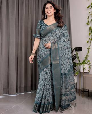 Floral printed linen weaved with golden zari saree in handloom weave with blouse piece     5.5m 2