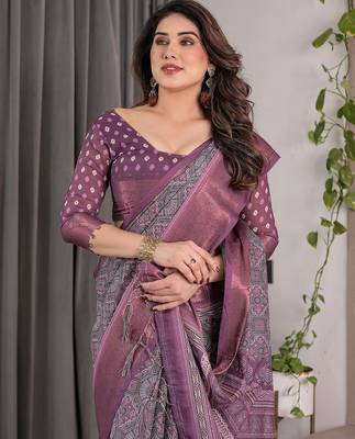 Graceful handloom linen weaved with golden zari saree with artistic floral print & tassels 1