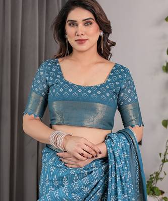Linen weaved with golden zari handloom saree with digital floral print and tassels     festive wear 4