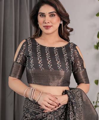 Pastel floral handloom linen weaved with golden zari saree with pallu tassels & blouse piece 4