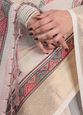 Elegant handloom linen weaved with golden zari saree with floral print & tassel edges     5.5m + 0.8m blouse 5