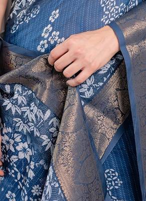 Soft handloom linen weaved with golden zari saree with multicolor floral print and tassel edges 5