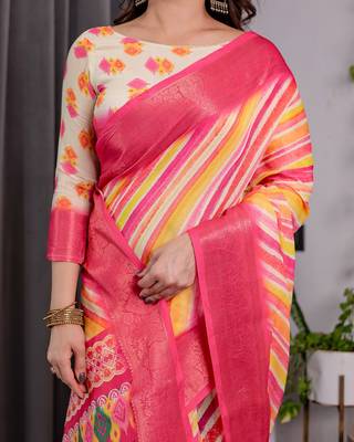 Traditional handloom linen weaved with golden zari floral saree with matching blouse & tassel detailing 5