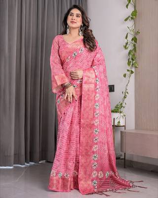 Soft handloom linen weaved with golden zari floral saree with tassels     includes 0.8m blouse 2
