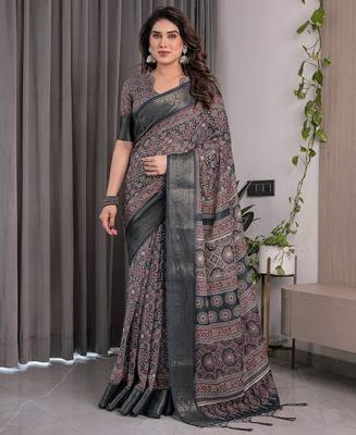 Graceful handloom linen weaved with golden zari saree with artistic floral print & tassels 2
