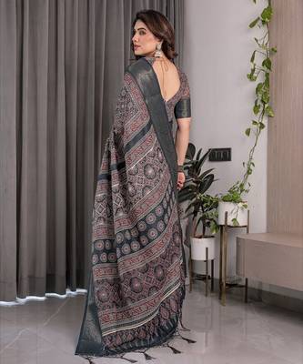 Graceful handloom linen weaved with golden zari saree with artistic floral print & tassels 3