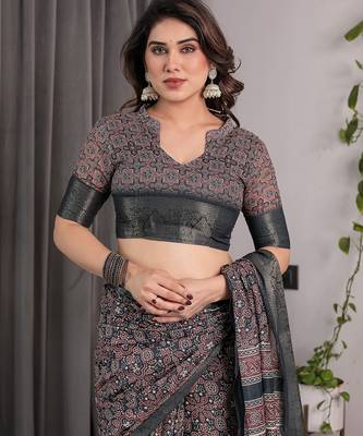 Graceful handloom linen weaved with golden zari saree with artistic floral print & tassels 4